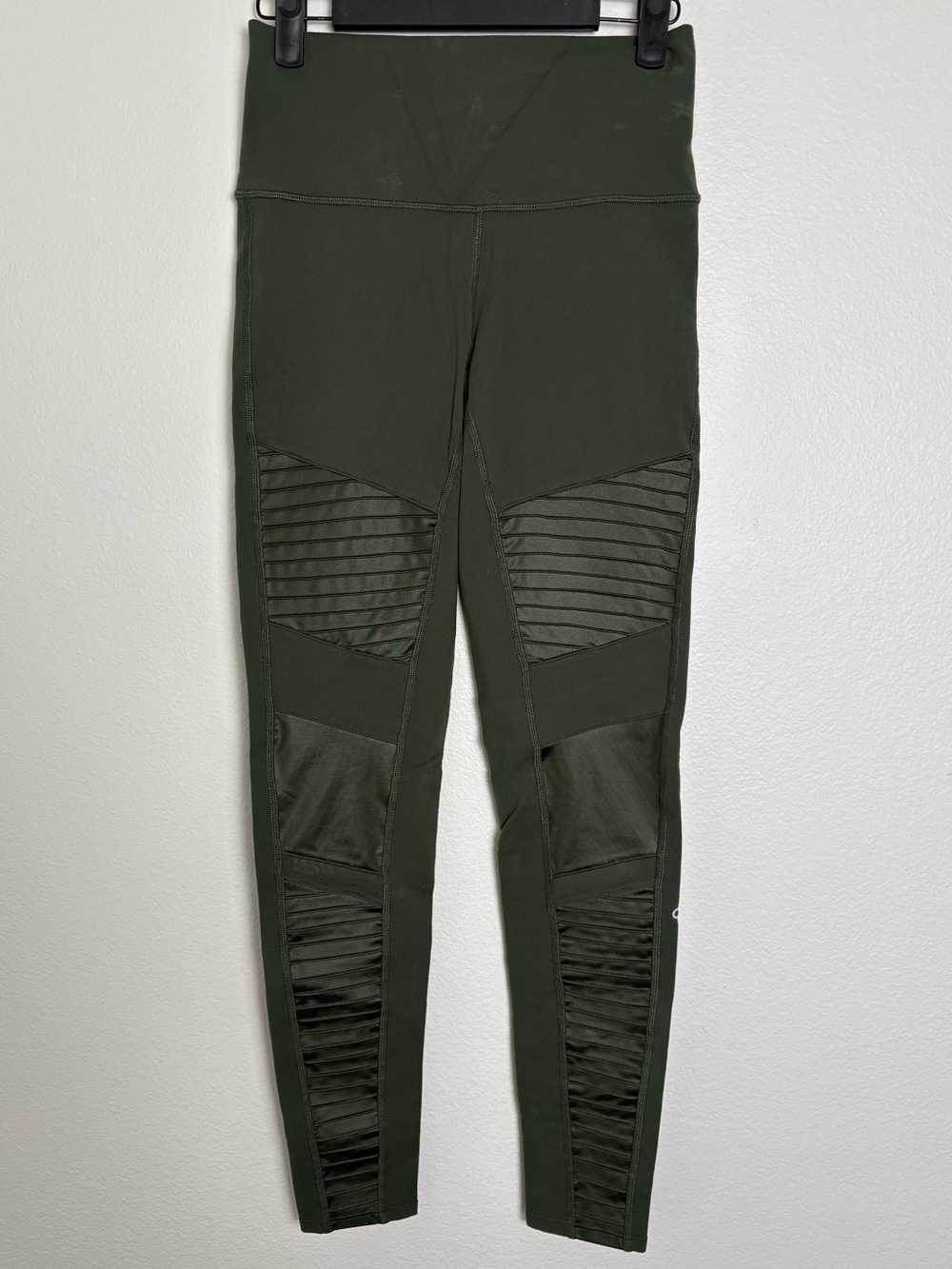 ALO Yoga Olive Green Ribbed Side Panel Moto Leggings Size Medium